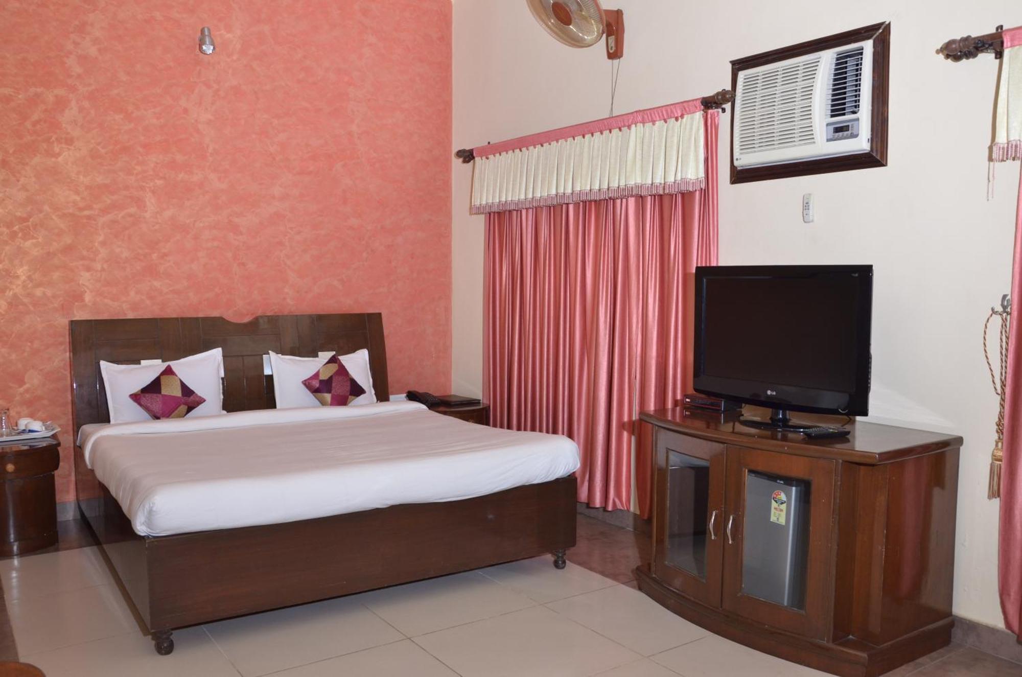 Kangs Nirvana Resorts And Spa Mahalpur Kültér fotó