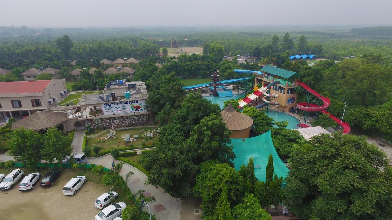 Kangs Nirvana Resorts And Spa Mahalpur Kültér fotó