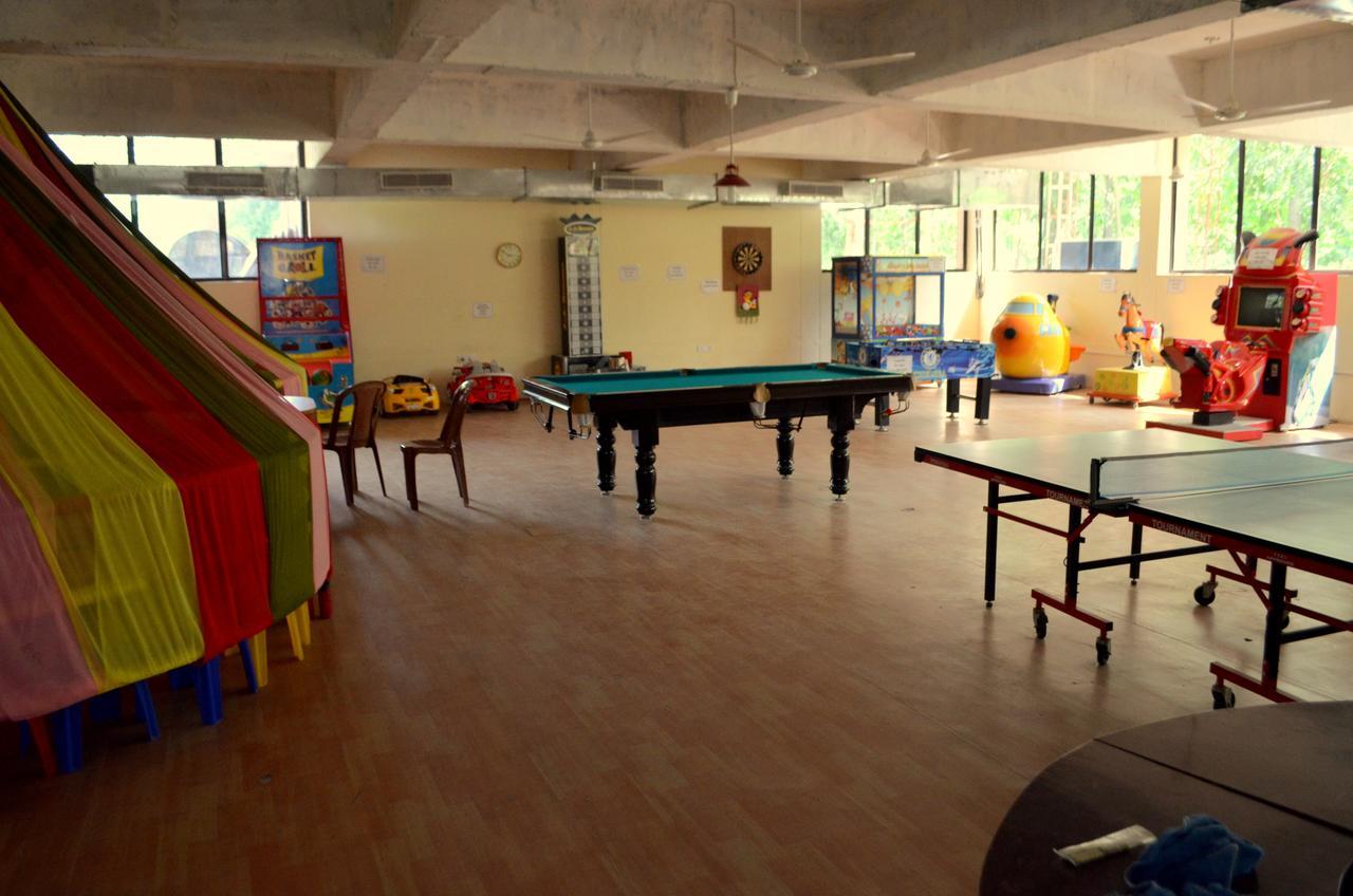 Kangs Nirvana Resorts And Spa Mahalpur Kültér fotó