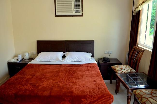 Kangs Nirvana Resorts And Spa Mahalpur Kültér fotó